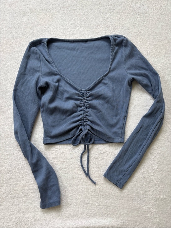 Tops - Ruched V-Neck Long Sleeve Crop Top - Blue
